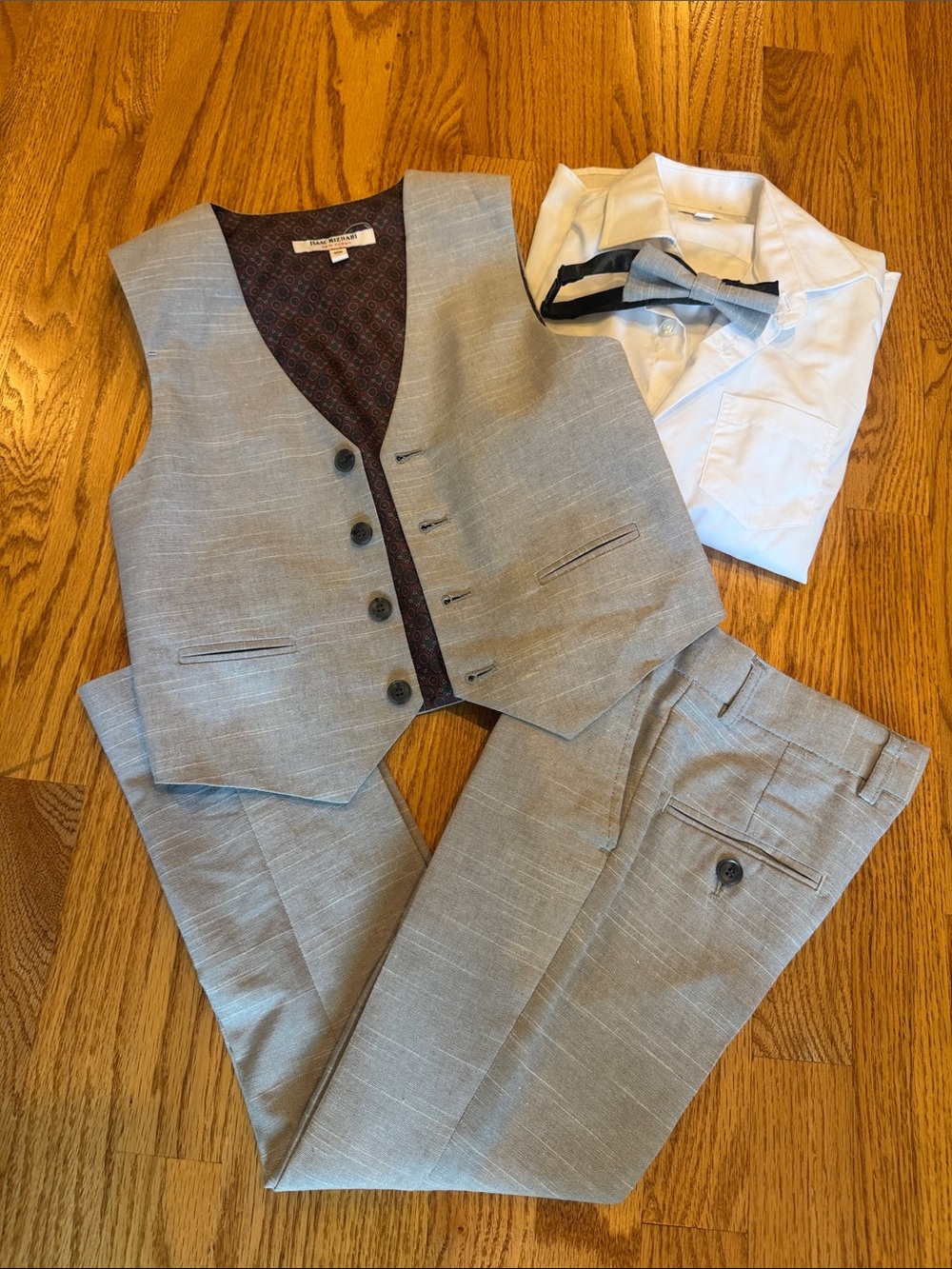 Isaac Mizrahi Light Gray Three-Piece Suit Vest & Pants